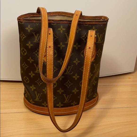 Vintage LV Bucket Bag - Authentic - Picture 2 of 9